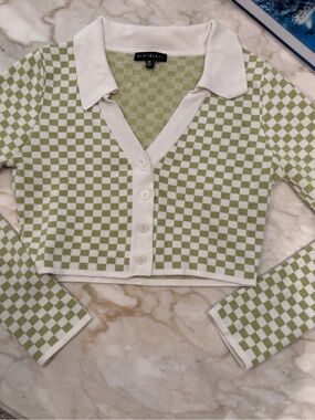 Blue Blush skate girl Light Green Check crop cardigan  Sweater M